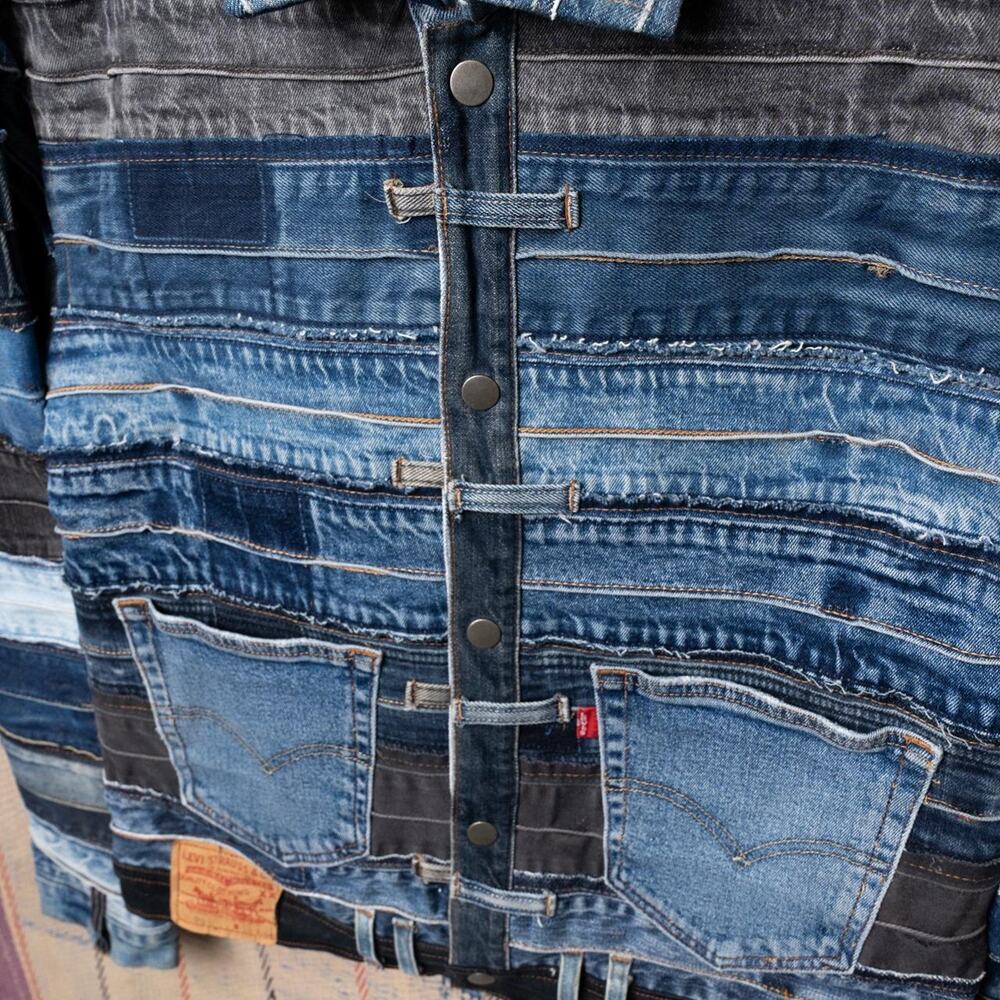 Custom upcycled levis denim jacket - Picture 4 of 8
